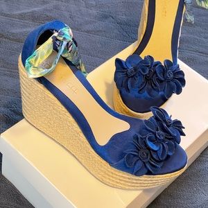Colombian shoes, super comfortable. platform, blue color.